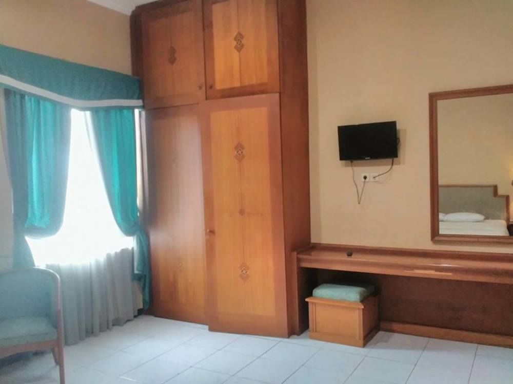 Istana Permata Juanda Hotel Sawotratap Ngoại thất bức ảnh