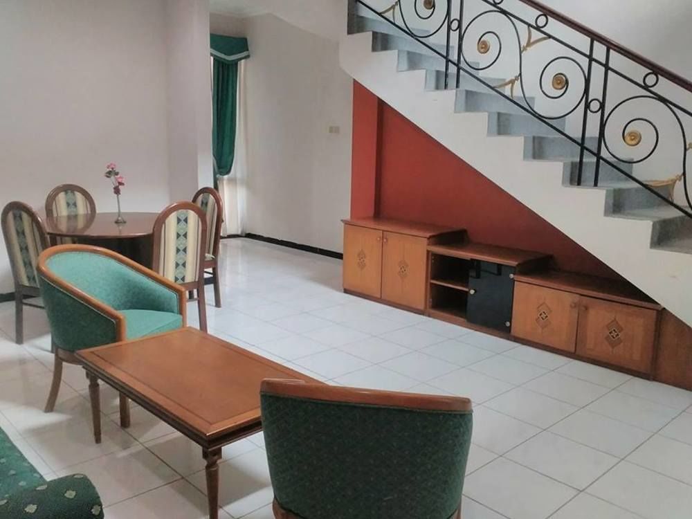 Istana Permata Juanda Hotel Sawotratap Ngoại thất bức ảnh