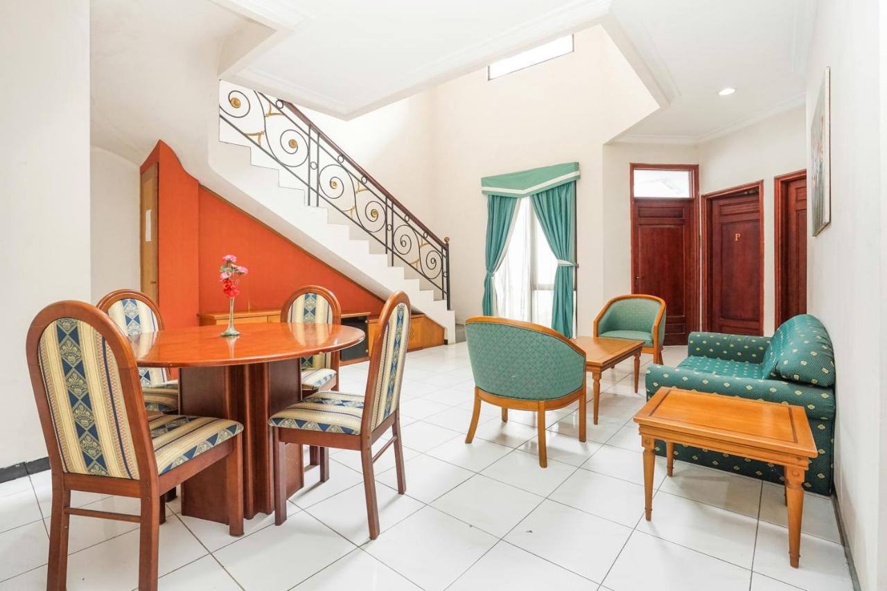 Istana Permata Juanda Hotel Sawotratap Ngoại thất bức ảnh