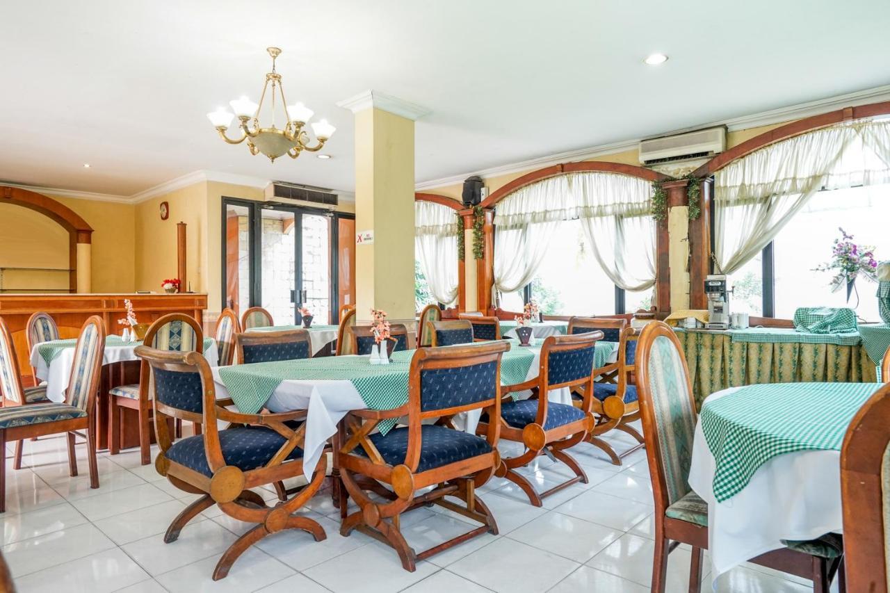 Istana Permata Juanda Hotel Sawotratap Ngoại thất bức ảnh