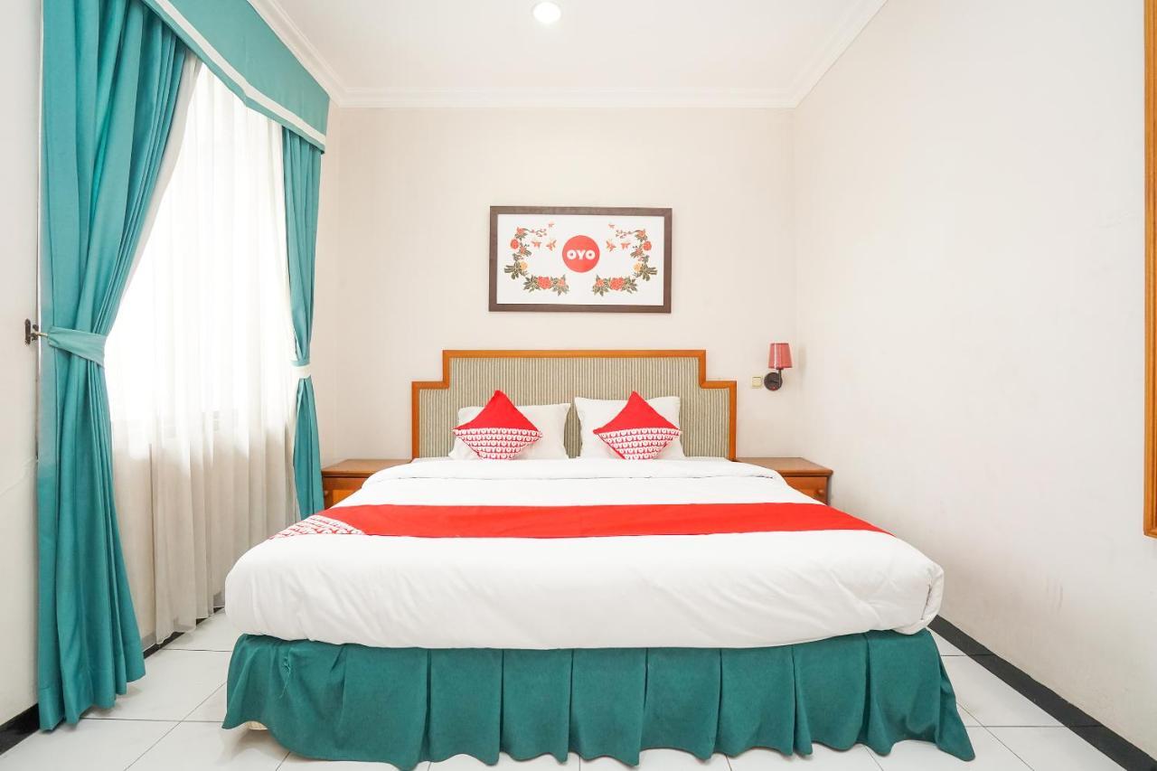 Istana Permata Juanda Hotel Sawotratap Ngoại thất bức ảnh