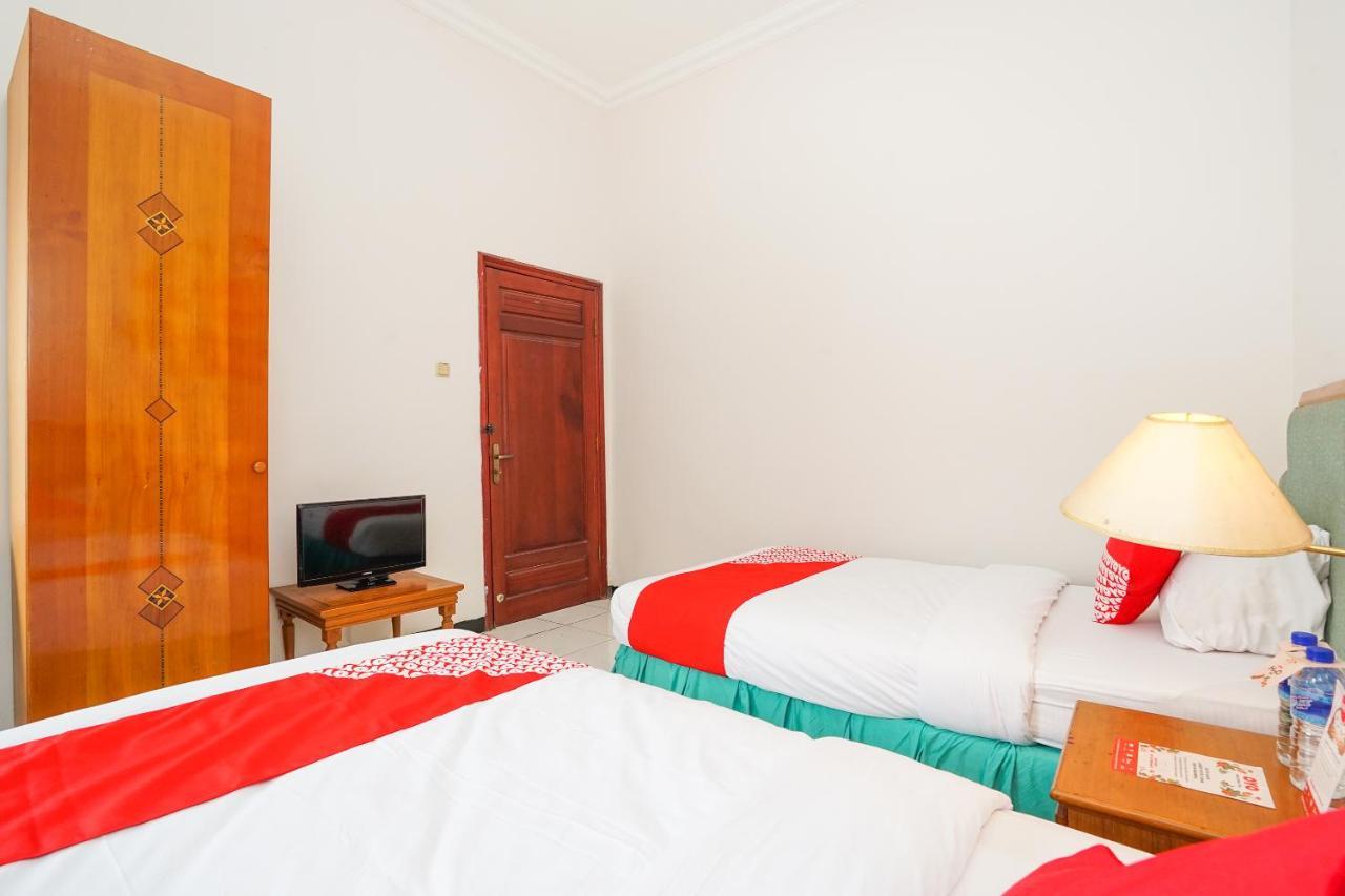 Istana Permata Juanda Hotel Sawotratap Ngoại thất bức ảnh