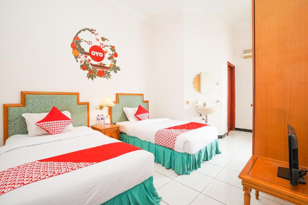 Istana Permata Juanda Hotel Sawotratap Ngoại thất bức ảnh