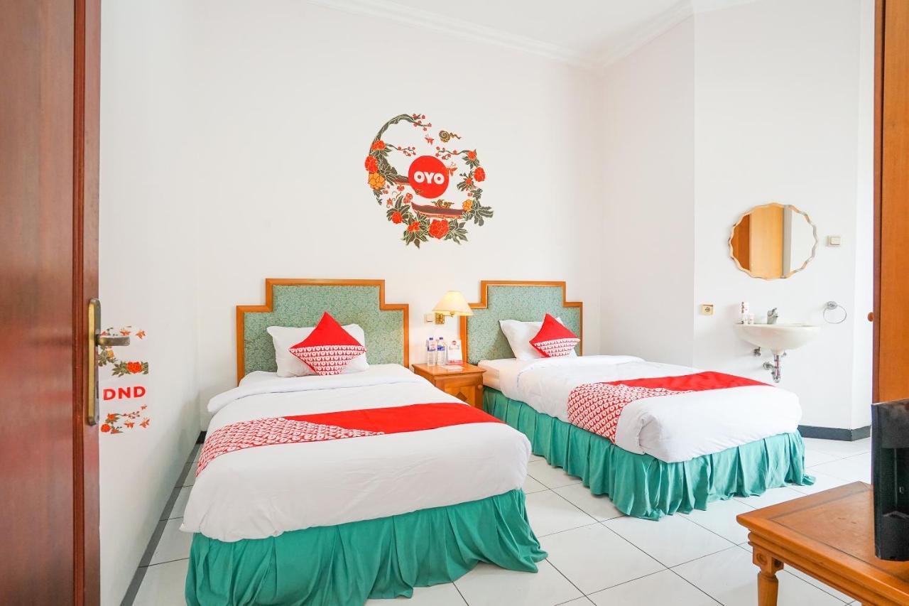 Istana Permata Juanda Hotel Sawotratap Ngoại thất bức ảnh
