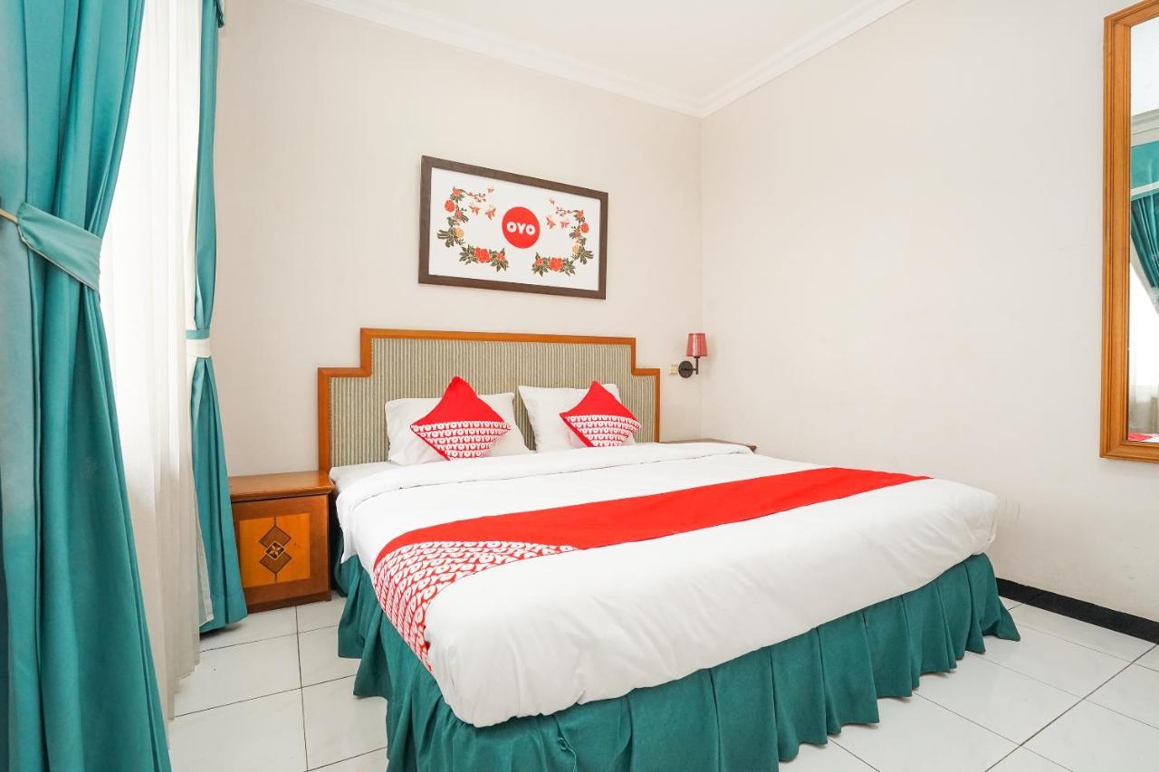 Istana Permata Juanda Hotel Sawotratap Ngoại thất bức ảnh