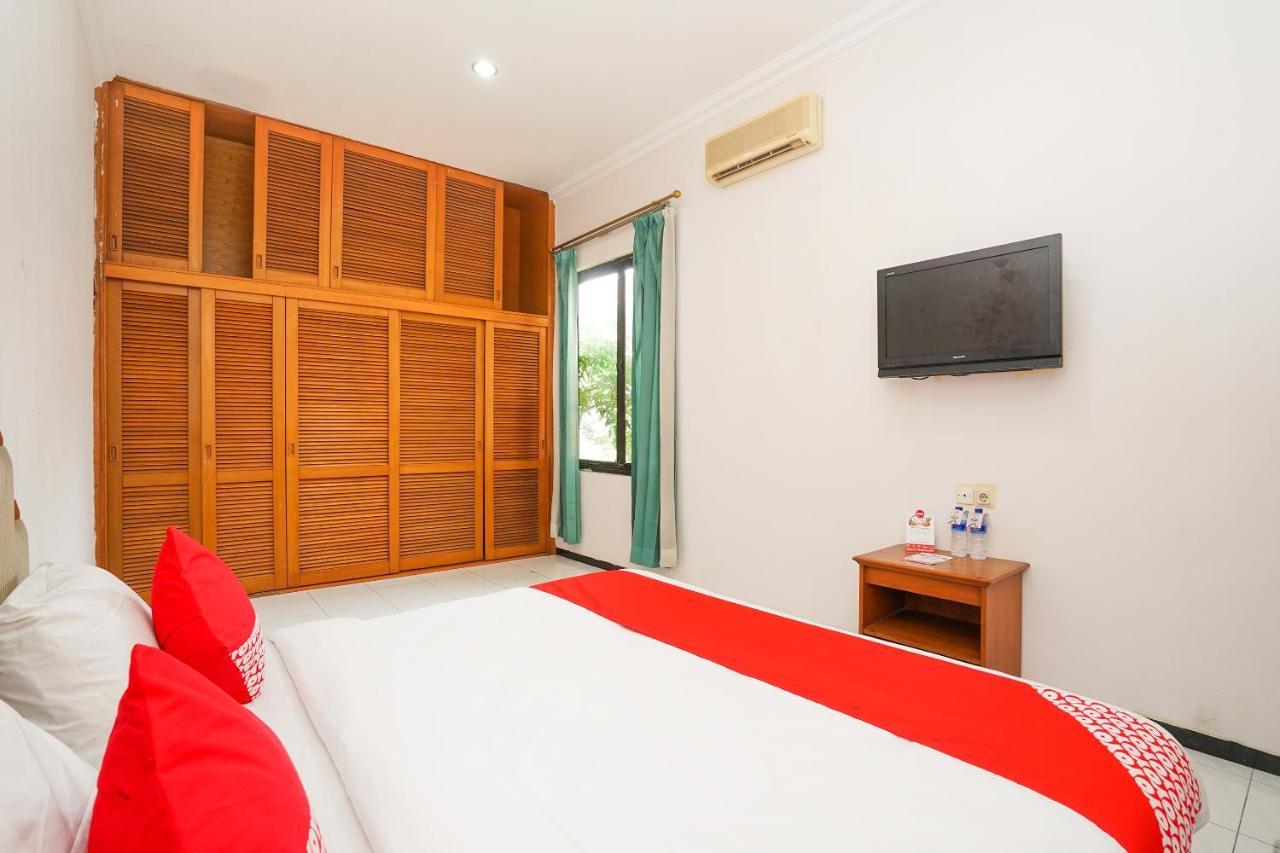 Istana Permata Juanda Hotel Sawotratap Ngoại thất bức ảnh
