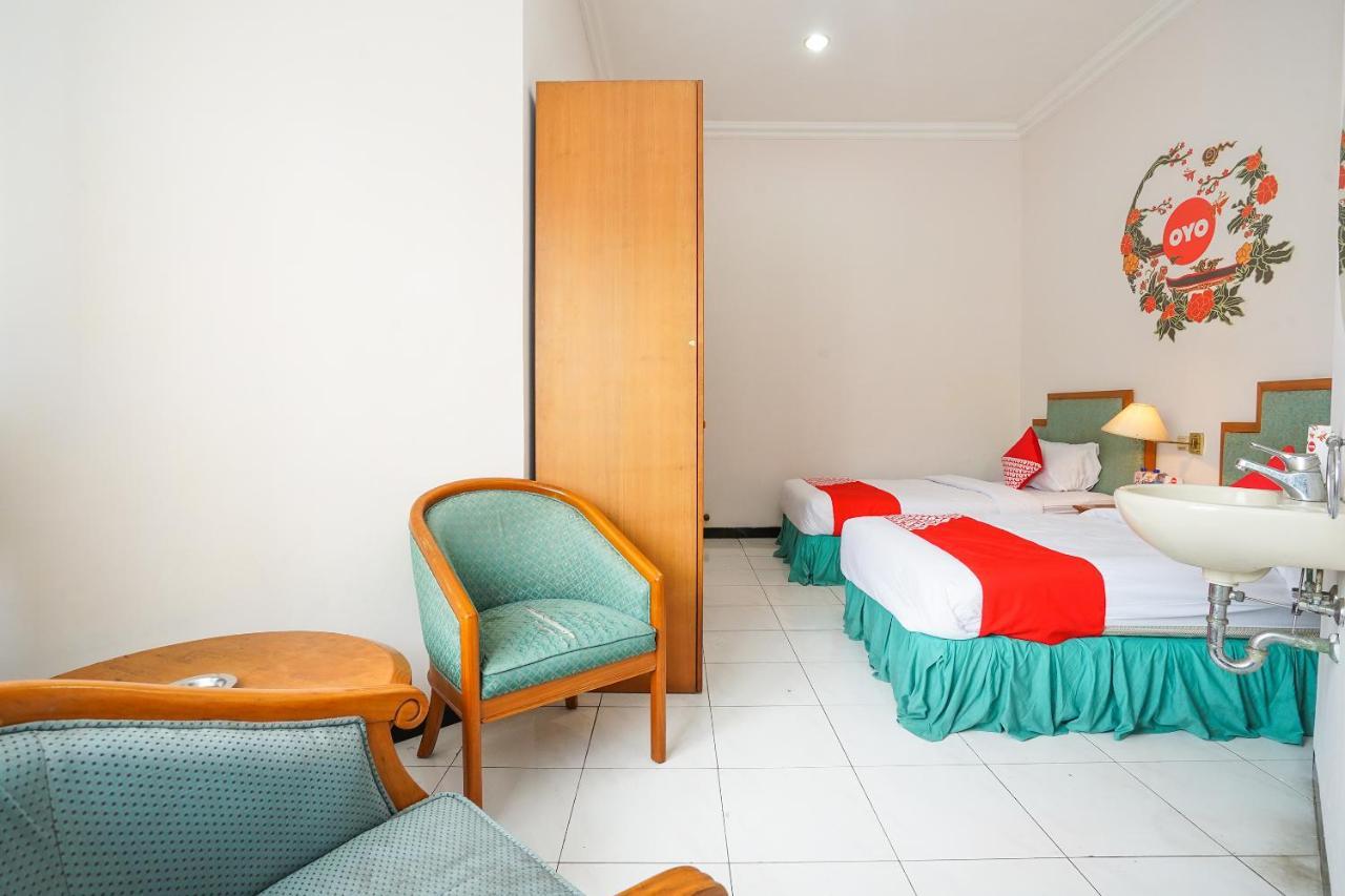 Istana Permata Juanda Hotel Sawotratap Ngoại thất bức ảnh