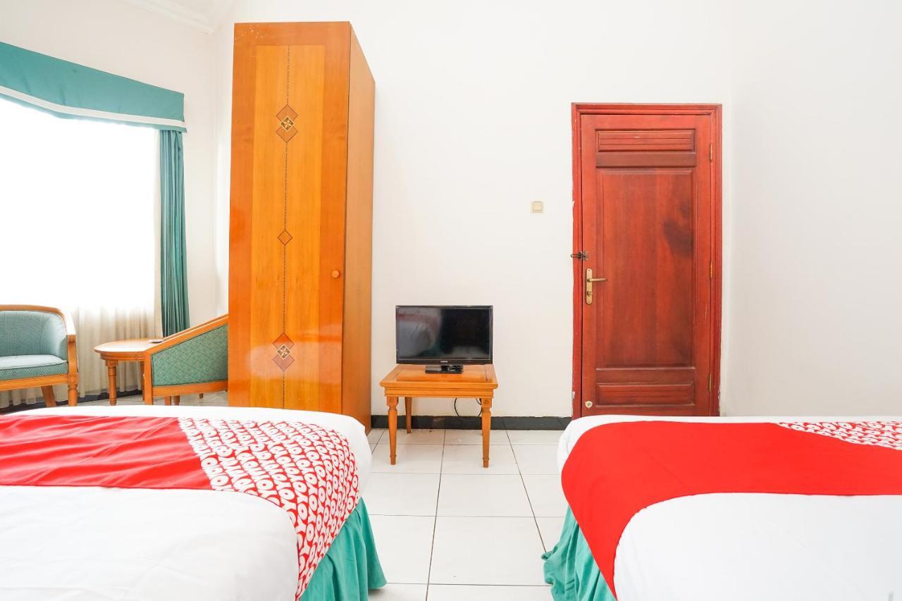 Istana Permata Juanda Hotel Sawotratap Ngoại thất bức ảnh
