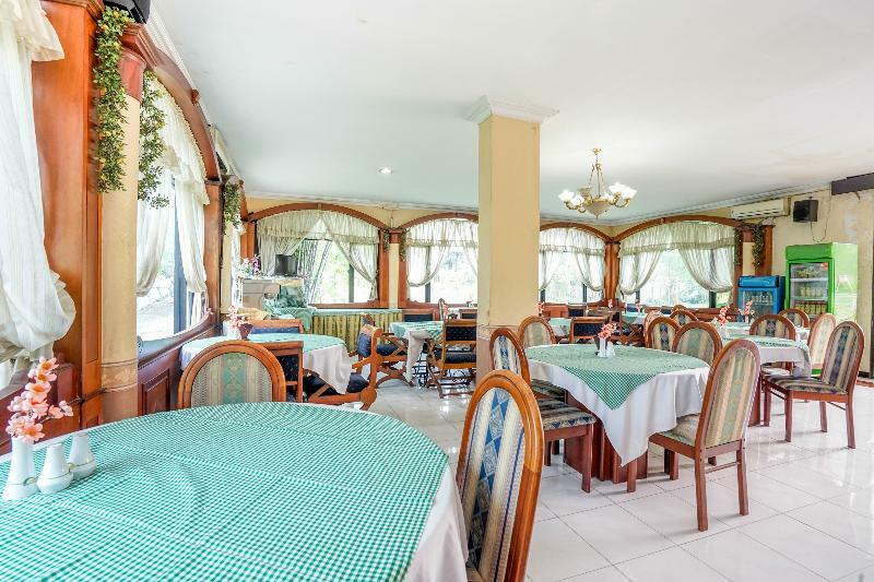 Istana Permata Juanda Hotel Sawotratap Ngoại thất bức ảnh