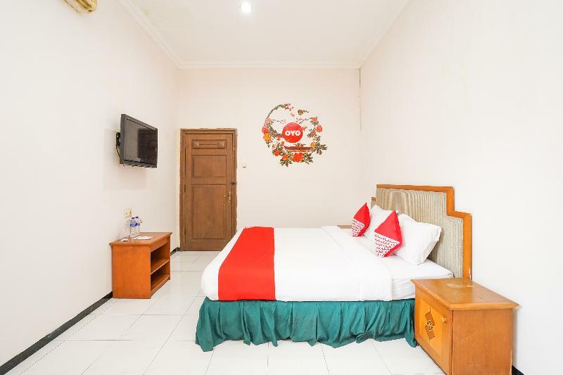 Istana Permata Juanda Hotel Sawotratap Ngoại thất bức ảnh