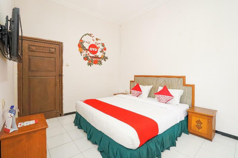 Istana Permata Juanda Hotel Sawotratap Ngoại thất bức ảnh