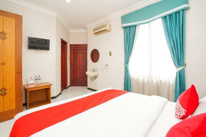 Istana Permata Juanda Hotel Sawotratap Ngoại thất bức ảnh