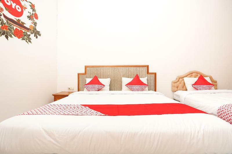 Istana Permata Juanda Hotel Sawotratap Ngoại thất bức ảnh