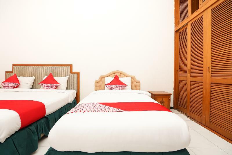Istana Permata Juanda Hotel Sawotratap Ngoại thất bức ảnh