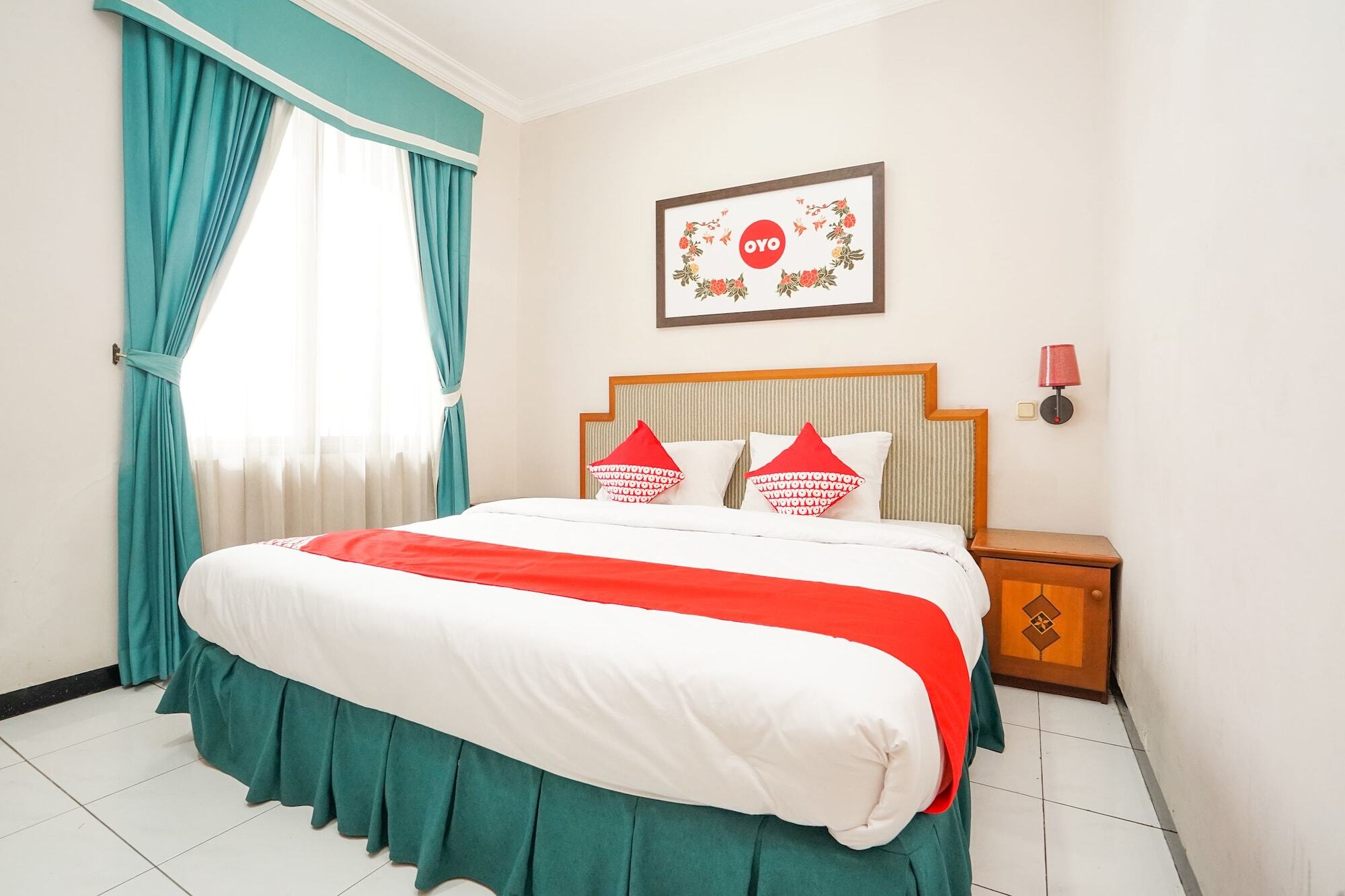 Istana Permata Juanda Hotel Sawotratap Ngoại thất bức ảnh